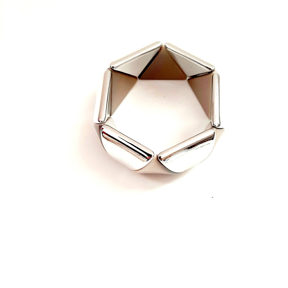 💚SALE 2 for $30💚 Classy Silver Bangle